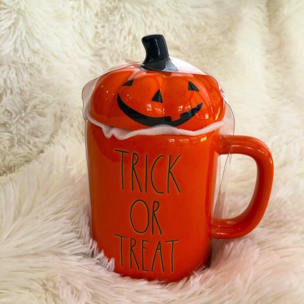 Rae Dunn TRICK OR TREAT Pumpkin Topper Mug Halloween Cup